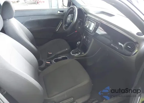 2013 Volkswagen Beetle 2.5L Entry z USA, uszkodzony, nr VIN 3VWFP7AT0DM630950